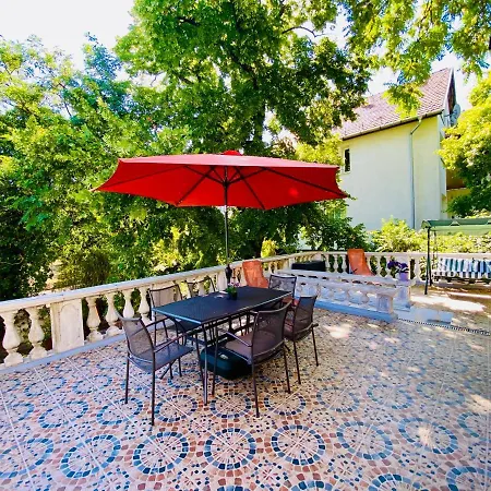 Budahome Apartment *