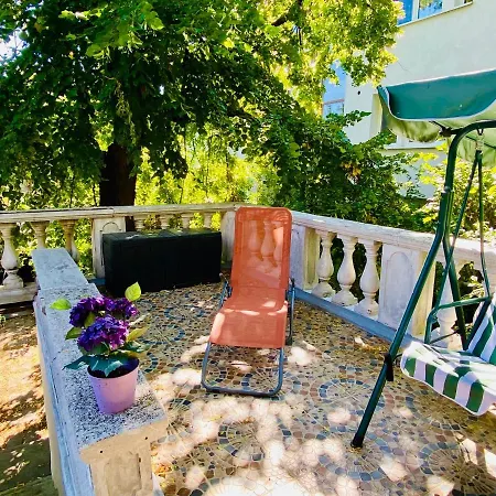 Budahome Apartment *
