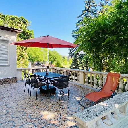 Budahome Apartment