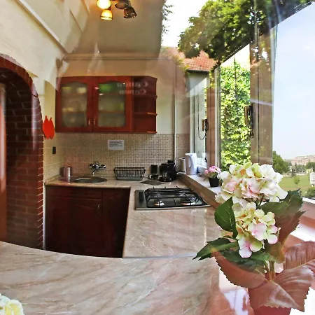 Budahome Apartment *